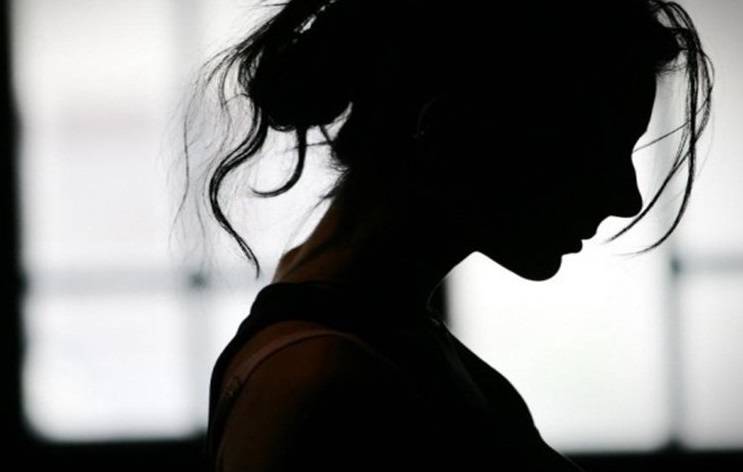 تركت منزل الزوجية لعدم تلقّيها هدية عيد الحب.. النتيجة مفجعة!