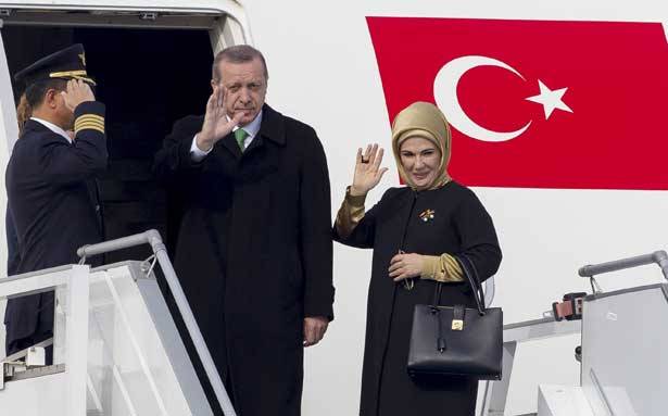 زيارة أردوغان .. في ظاهرها الجزائر وباطنها ليبيا ومعركة الغاز