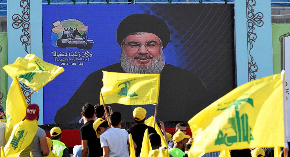 صورة نادرة لنصر الله بلا عمامة مع قاسم سليماني