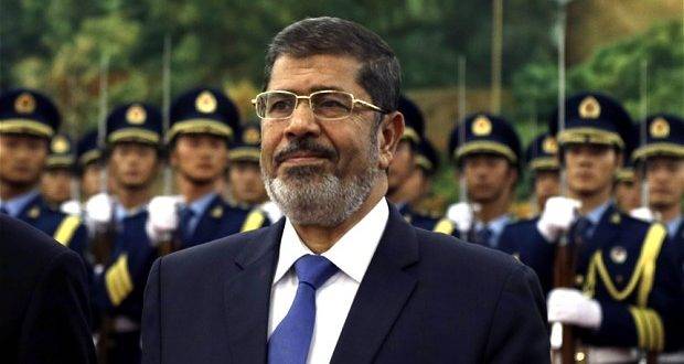 إعلامي مصري يكشف ما اشترطه الجيش المصري على مرسي قبل تنحيته