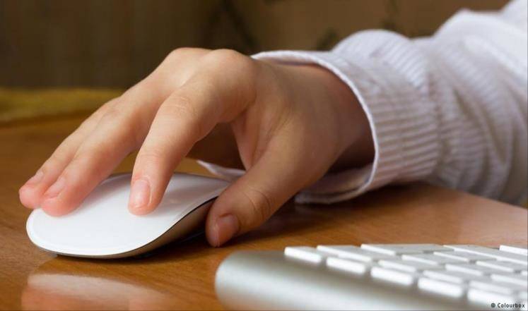 مفاجأة عن الفأرة اللاسلكية المنخفضة التكلفة!
