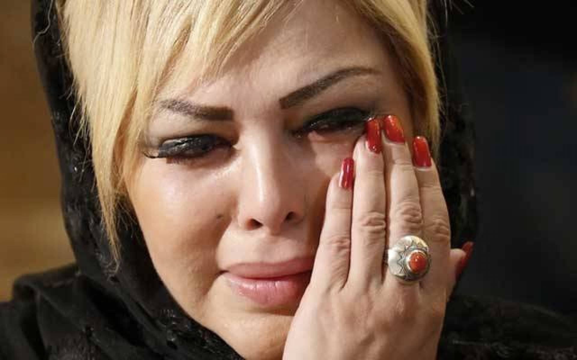 فيديو.. فلّة الجزائرية تفاجئ الجميع باعتزال الفن وهي تبكي بحرقة!