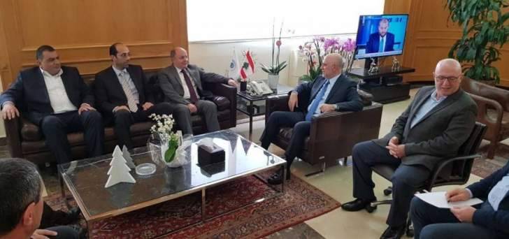 الاسمر يعلن الاضراب ؟