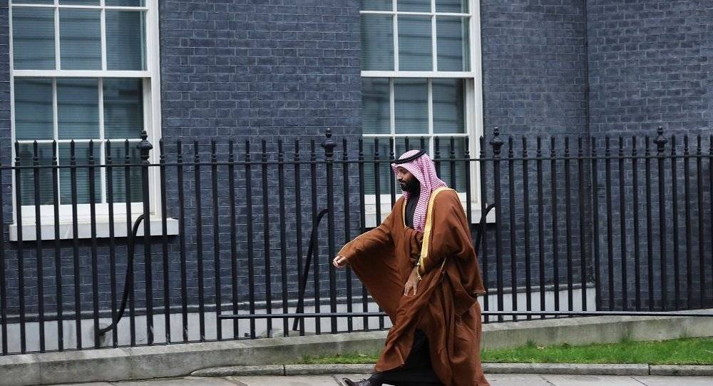 ماذا فعل ابن سلمان مع مراسل "الجزيرة" عندما سأله عن حرب اليمن (فيديو)