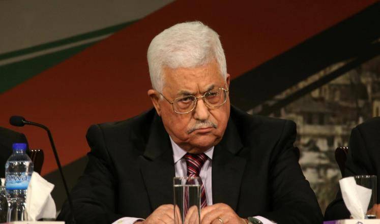من هي الدول التي تضغط على عباس للقبول بـ "صفقة القرن"؟