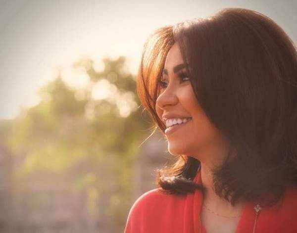 بالفيديو- سقوط شيرين عبد الوهاب على المسرح في دبي!