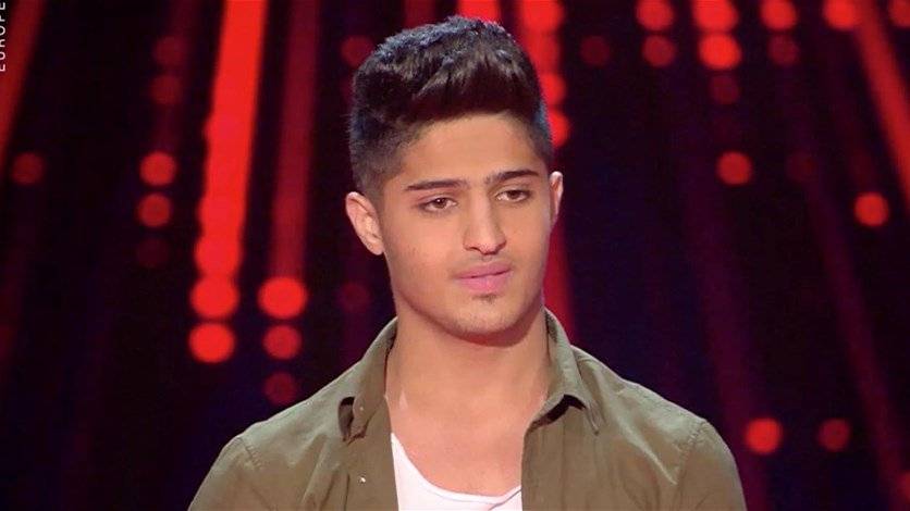 بالفيديو – لبناني في العشرين من عمره أشعل مسرح ذا فويس بصوته الجبليّ!