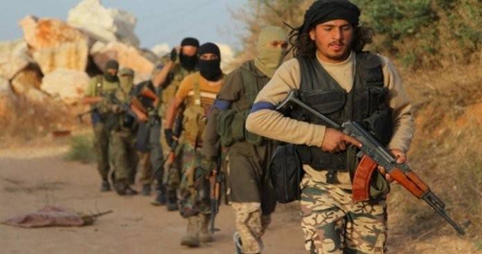 "جيش الإسلام" في الغوطة يوافق على إجلاء مقاتلين من النصرة