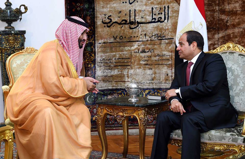 أمر "واحد" يقلق بن سلمان.. ومحلل بـ"CIA" يكشف سر تسليم مصر جزيرتيْن له!
