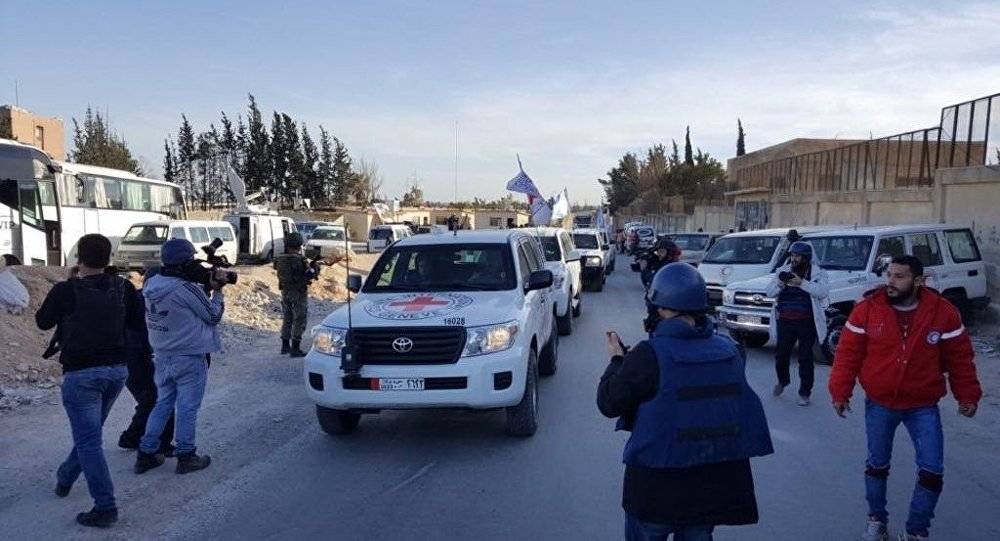 خروج المجموعة الثانية من المدنيين من بلدة دوما في الغوطة الشرقية