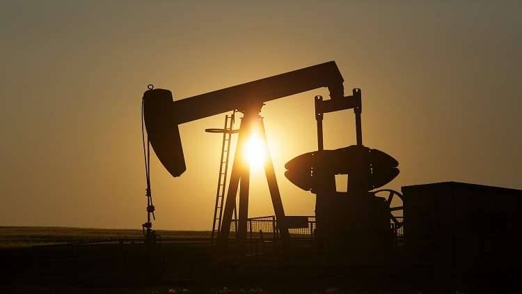 الإمارات تنفي توقيع اتفاق نفطي مع قطر