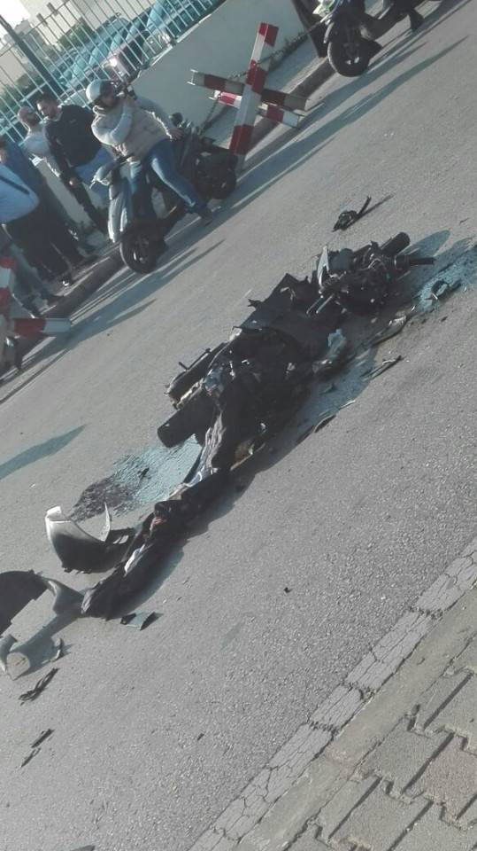 بالصور.. قتيل بحادث سير عند المدينة الرياضية بين شاحنة ودراجة نارية