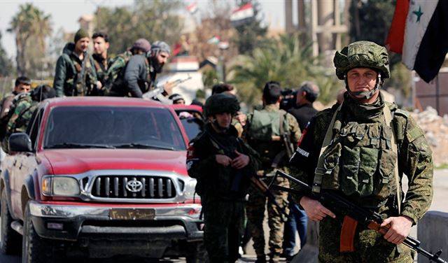 300 شخص غادروا الغوطة الشرقية منذ فتح الممر الإنساني