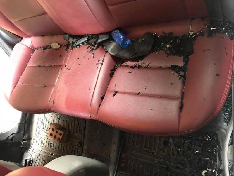 بالصور: هجوم على سيارة فنانة عربية شهيرة وتحطيمها بالكامل!