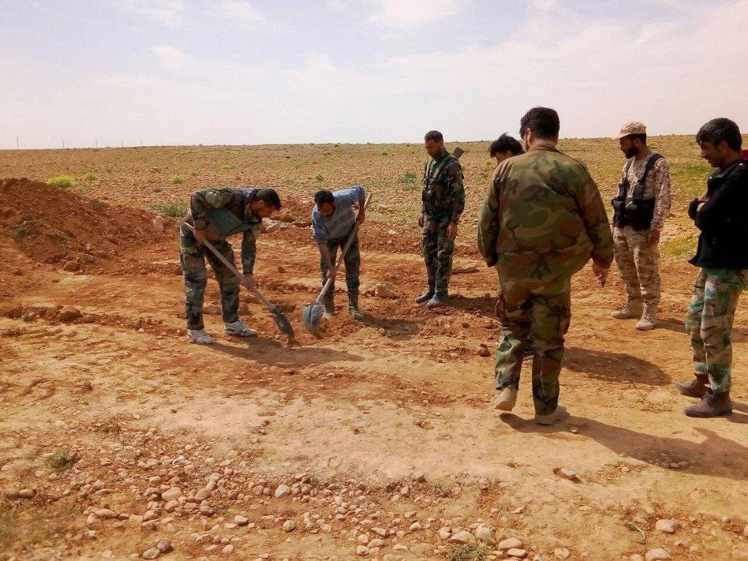 العثور على مقبرة جماعية في ريف حماه الشمالي الشرقي (صور)