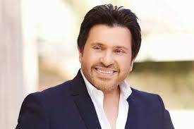 هاني شاكر يقلد عمرو دياب.. إليكم ما حصل