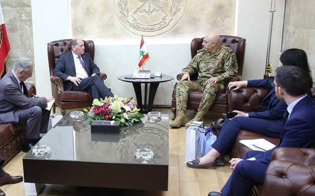 وزير الدفاع الإيرلندي التقى نظيره اللبناني وقائد الجيش
بول كيهوي: نؤكّد حرصنا على استقرار لبنان
الصراف : جيشنا قادر على حماية حدوده وثرواته