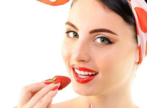 كيف تحصل على اسنان ناصعة البياض من دون اللجوء الى الطبيب؟