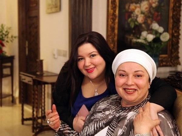 فيديو - أول ظهور للنجمة المعزلة نورا بعد أزمتها الصحية.. كيف بدت؟