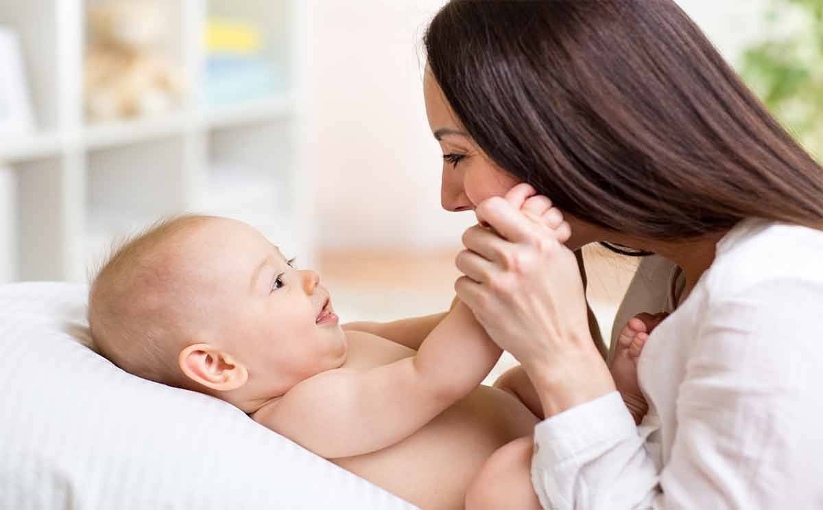 بالفيديو: السياسيون يعايدون الأمهات بعيدهن.. ماذا قالوا؟