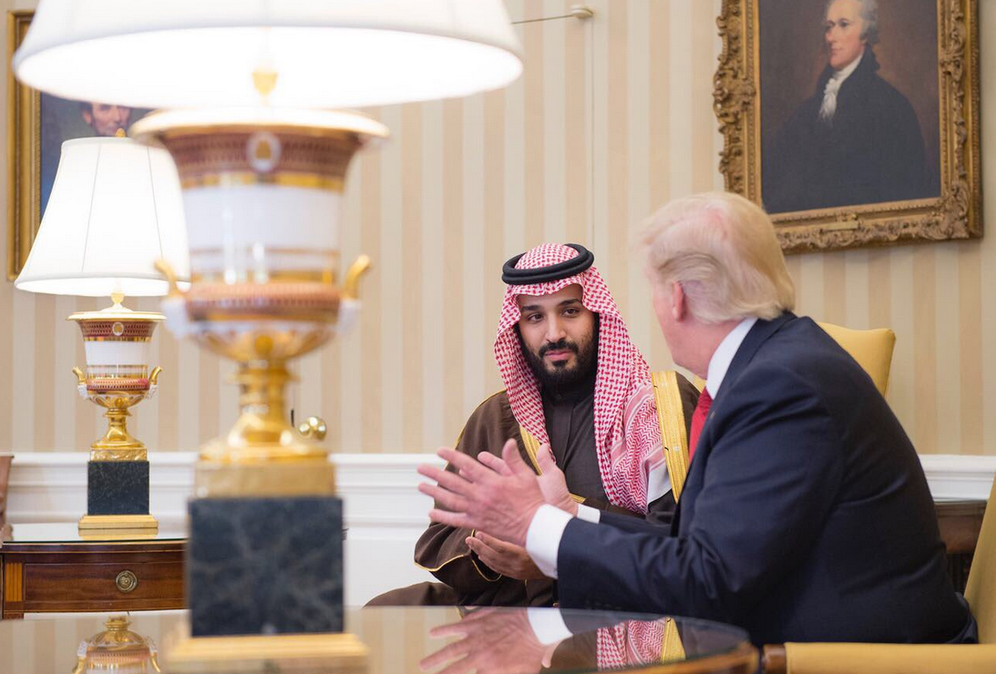 مشهد سجله التاريخ.. كلام وقح من ترامب الى بن سلمان