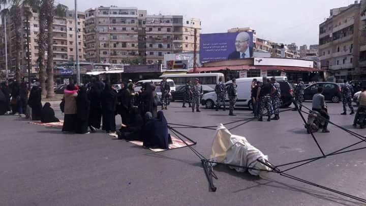 اعتصام لاهالي الموقوفين الاسلاميين عند مستديرة نهر ابو علي