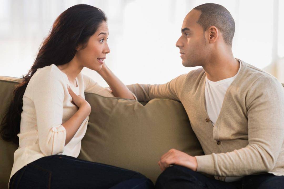ما سبب عصبية المرأة وهدوء الرجل؟