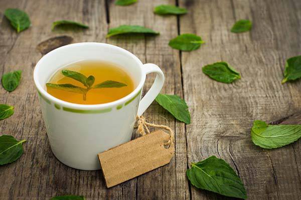 12 علاجاً طبيعياً يقضي على النفخة والتلبك المعوي بشكل فوري