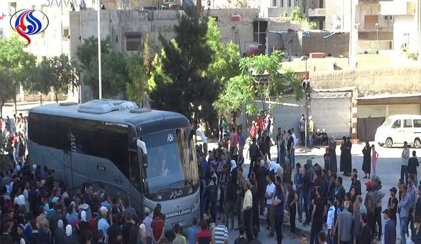 بالفيديو.. المشاهد الأولى للمسلحين أثناء خروجهم من حرستا