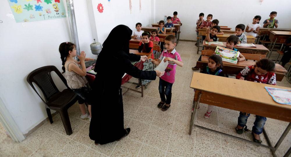 54 مدرسة استمرت بالخدمات التعليمية خلال وجود المسلحين في الغوطة الشرقية