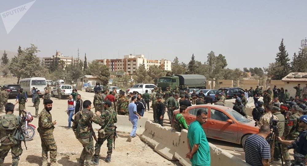 51 حافلة تقل 3268 شخصا تستعد للخروج من عربين وجوبر وزملكا إلى إدلب