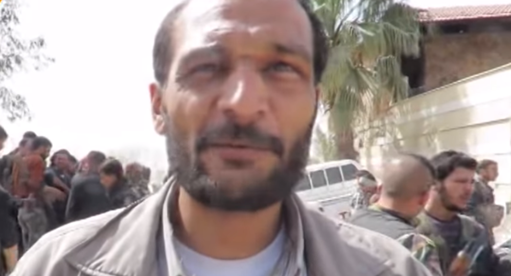 بالفيديو... مسلح من 