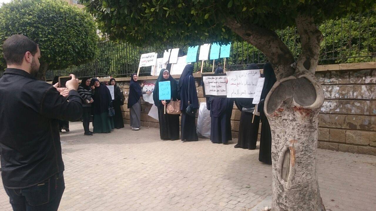 بالصور.. اعتصام أهالي الموقوفين الإسلاميين أمام سرايا طرابلس