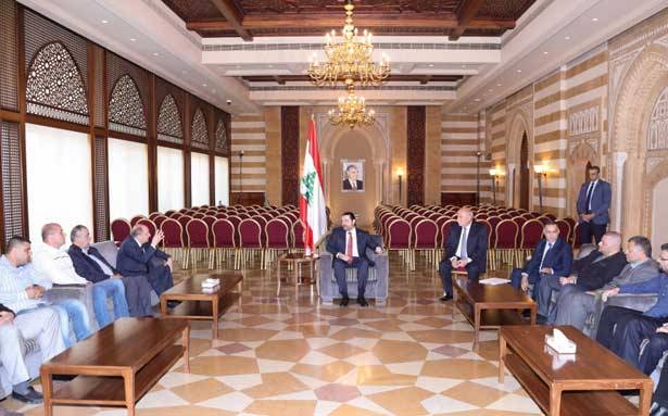 الحريري يعِد عاملي المستشفيات الحكوميّة
ببحث موضوع «السلسلة» في مجلس الوزراء