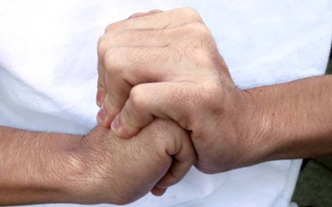 دراسة جديدة.. ما الذي يسبب فرقعة المفاصل؟