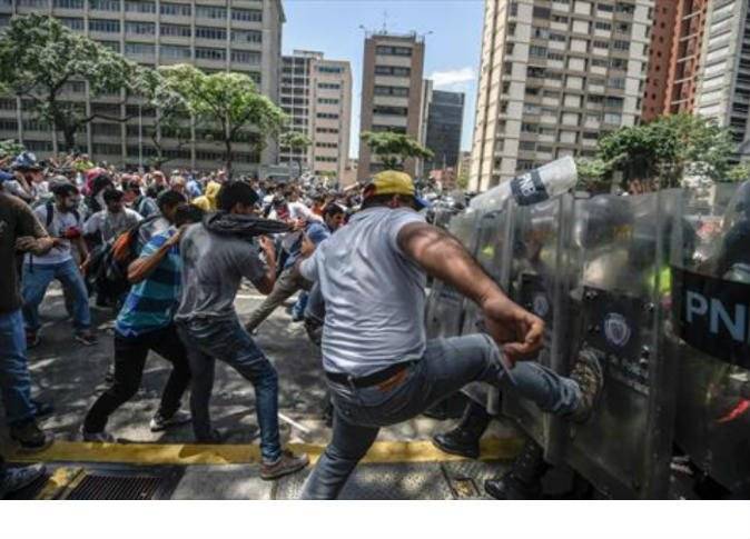 مقتل 68 شخصاً في أعمال شغب وحريق داخل سجن في فنزويلا