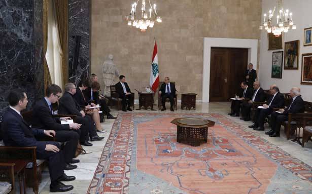 عون التقى رئىس وزراء إستونيا وتسلّم بيان اللقاء التربوي في بكركي
راتاس: مُلتزمون المشاركة في اليونيفيل ومُرتاحون لاستقرار لبنان