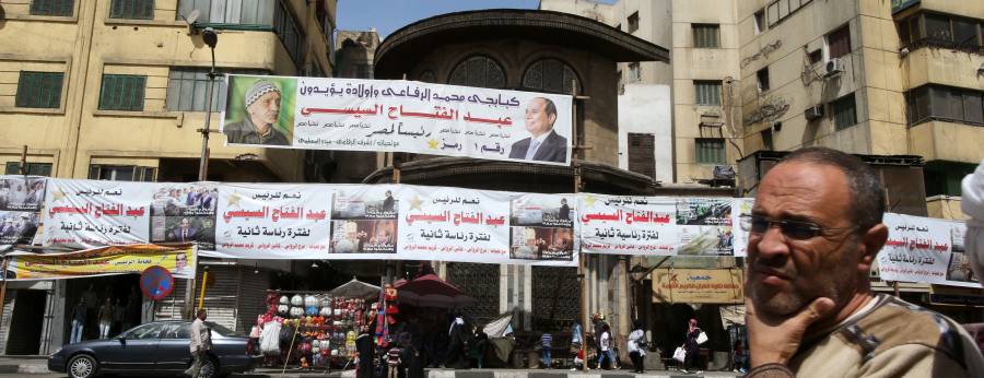 المال والغذاء مقابل التصويت
رويترز: ليس هناك مؤشرات على أن السيسى سيحقق نسبة الإقبال الكبيرة التي طالب بها