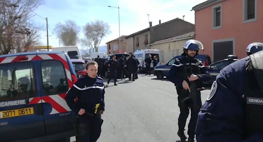 وزير الداخلية الفرنسي: من المستحيل سجن 26 ألف 