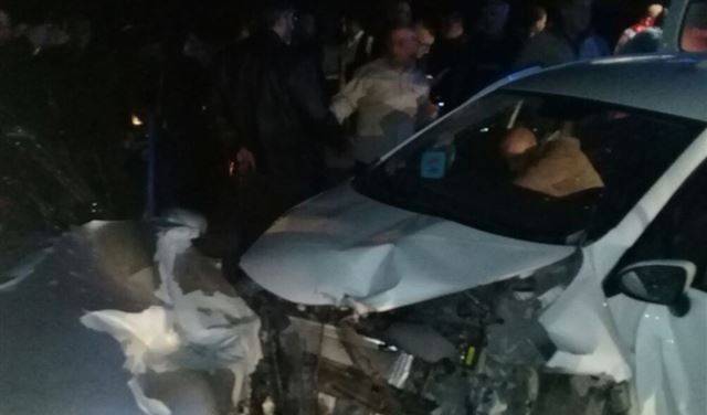 5 جرحى في تصادم بين سيارتين بالهرمل