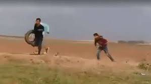 فيديو يكشف جرائم إسرائيلية.. قنص شاب فلسطيني من الخلف