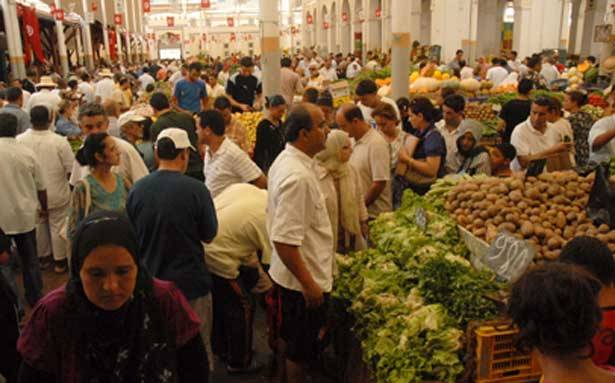 رواتب معظم التونسيين لا تكفيهم لنصف شهر