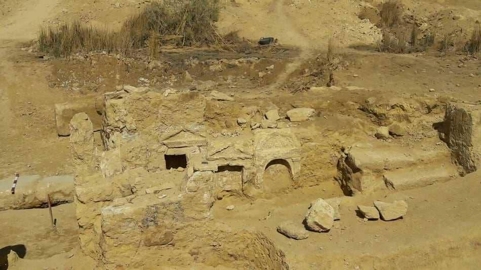 مصر.. اكتشاف معبد أثري بواحة سيوة