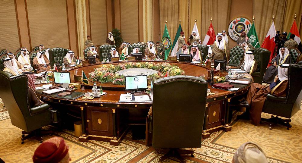 ترامب يطالب الرباعي الخليجي بـ"القطيعة الكاملة"
