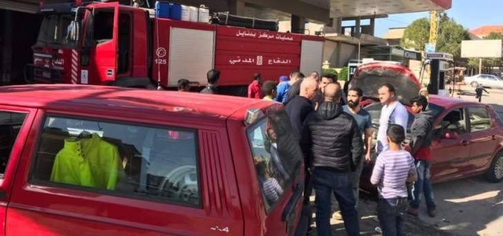 الدفاع المدني: إخماد حريق داخل سيارة على طريق عام بدنايل-بعلبك