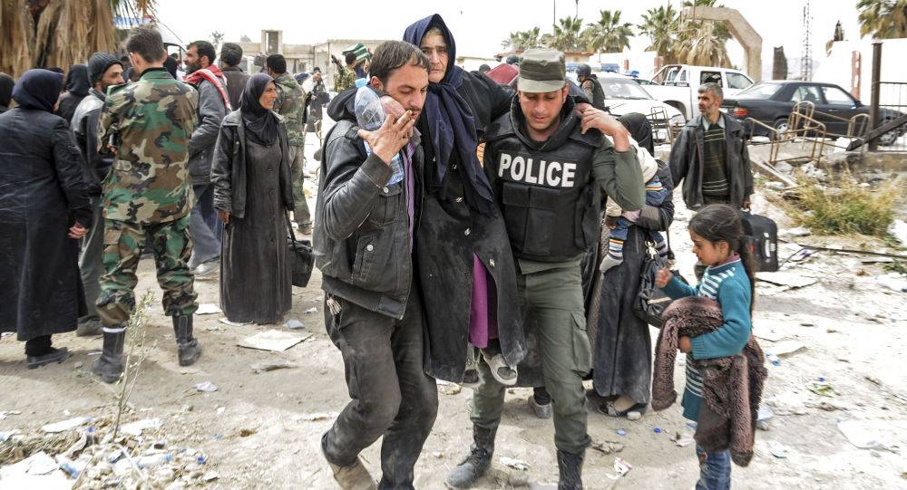 الجيش السوري يلقي مناشير لأهالي الدوما ويمهل المسلحين يومين لتنفيذ الاتفاق