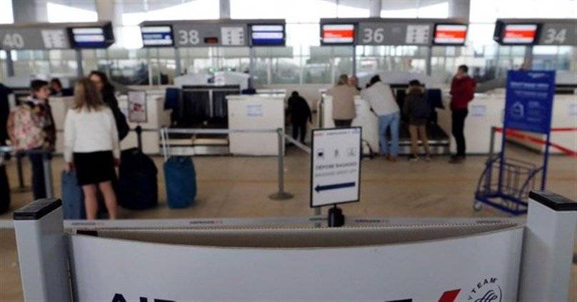 إضراب يشل «إير فرانس» وطوابير في «شارل ديجول»