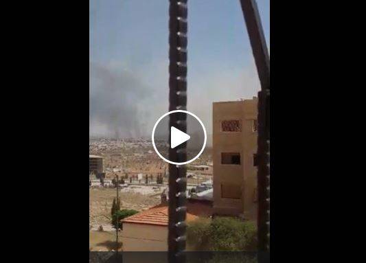 بالفيديو... مدفعية الجيش السوري تقصف جيش الإسلام في دوما
جيش الاسلام يقصف بالصواريخ حي مزة في دمشق وجرح مدنيين