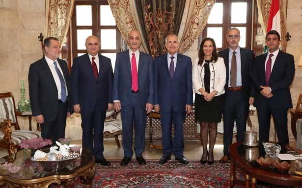زيارة جعجع لسليمان «زكزكة» لـ«الوطني الحر»