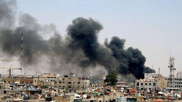 "جيش الإسلام" يقصف دمشق ويطلق النار على مواقع للجيش السوري